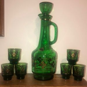 VTG JAY Green Decanter & Stopper w/gold design & 6 Cordial shot glasses.